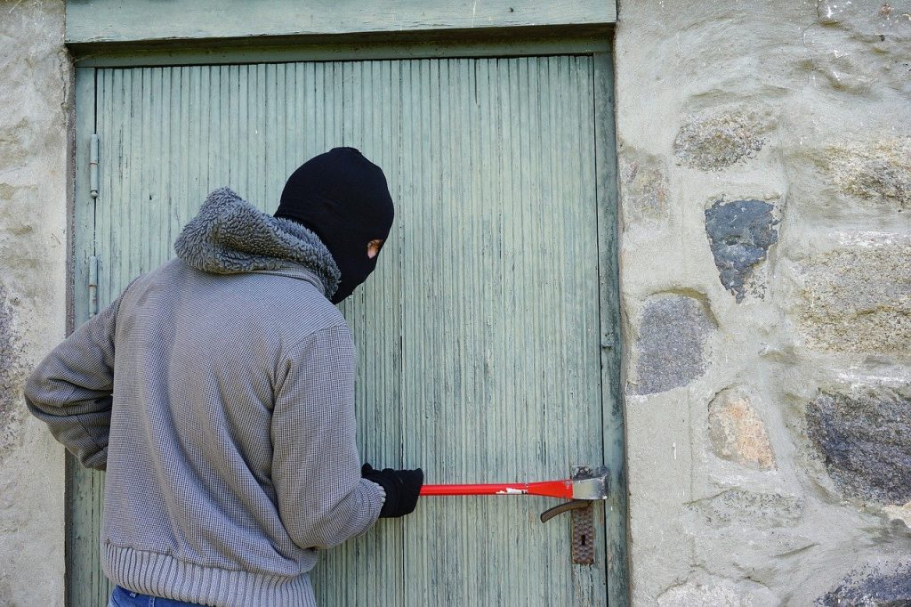 Jak ochronić swój dom przed złodziejami?